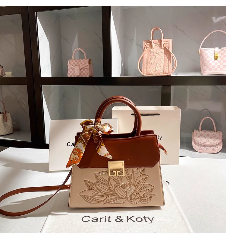 Embroidery Texture - Çin Nakış Çiçekli Kadın Çantası Dokulu