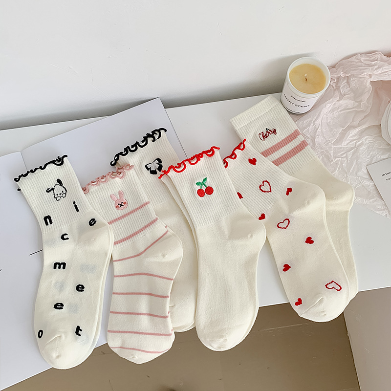 Embroidery On Socks - Kadın Çorapları Pamuklu Sevimli Tavşan Kiraz