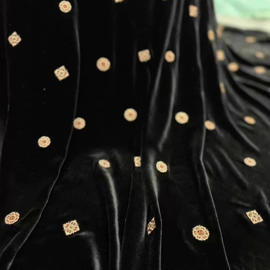 135 CM Geniş Siyah Yeşil Işlem - Velvet Fabric Embroidery incelemesi ve fiyatı