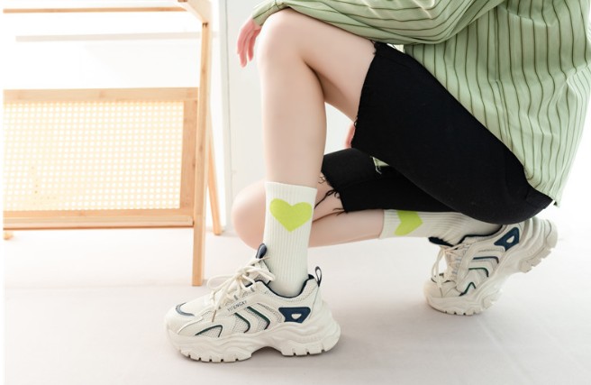 Moda Harajuku Hip Hop Paten So - Embroidery On Socks incelemesi ve fiyatı